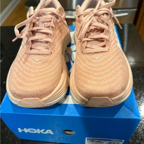 Hoka Women's Gaviota 5 size 7.5 with low mileage - Picture 2 of 10